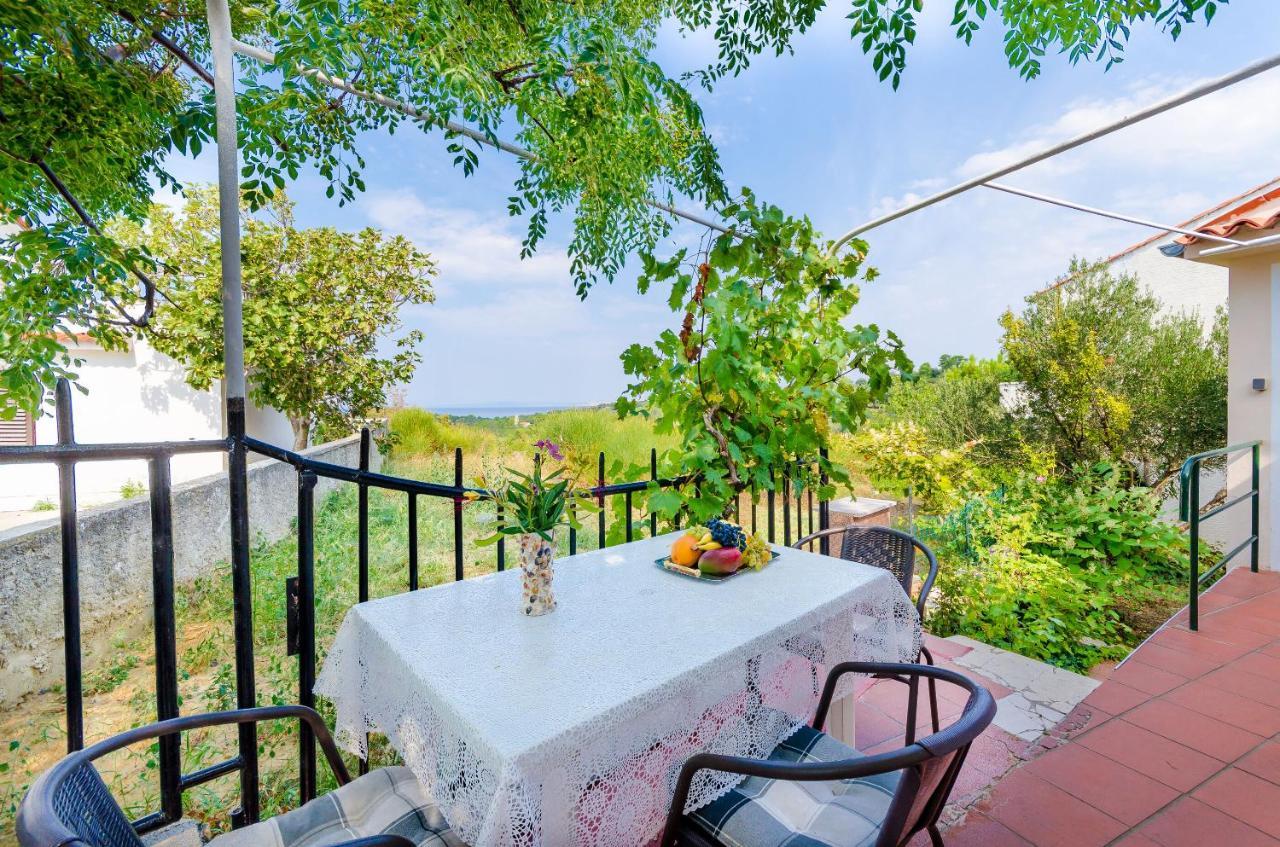 Apartments Sime Lopar Exterior photo