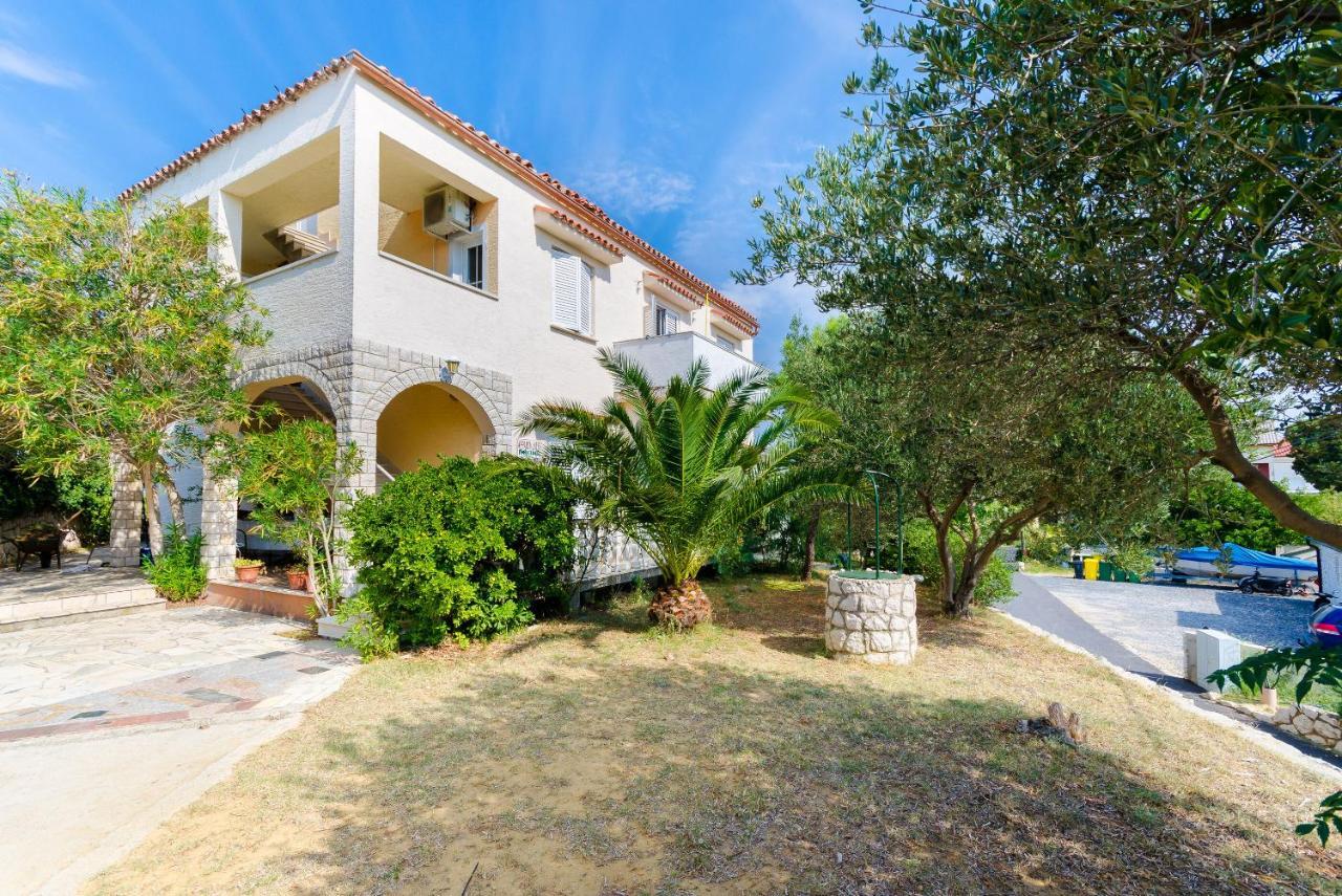 Apartments Sime Lopar Exterior photo